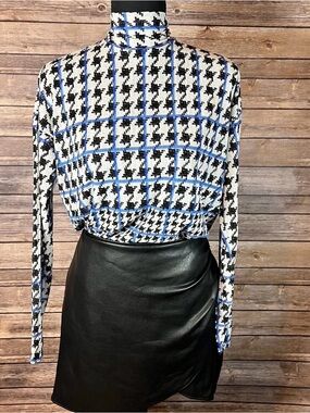 Nine West Mock Neck Houndstooth Plaid Top in White, Black & Blue